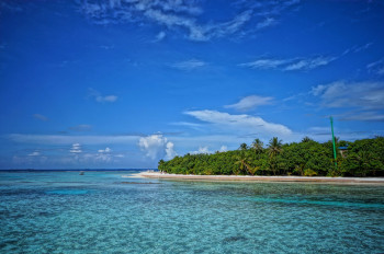 Maldives Honeymoon Escape – Overwater Romance & Privacy
