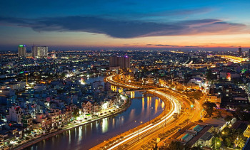 Vietnam – Land Of Contrasts: Cities, Countryside & Coast