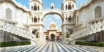 Enchanting Ayodhya And Varanasi